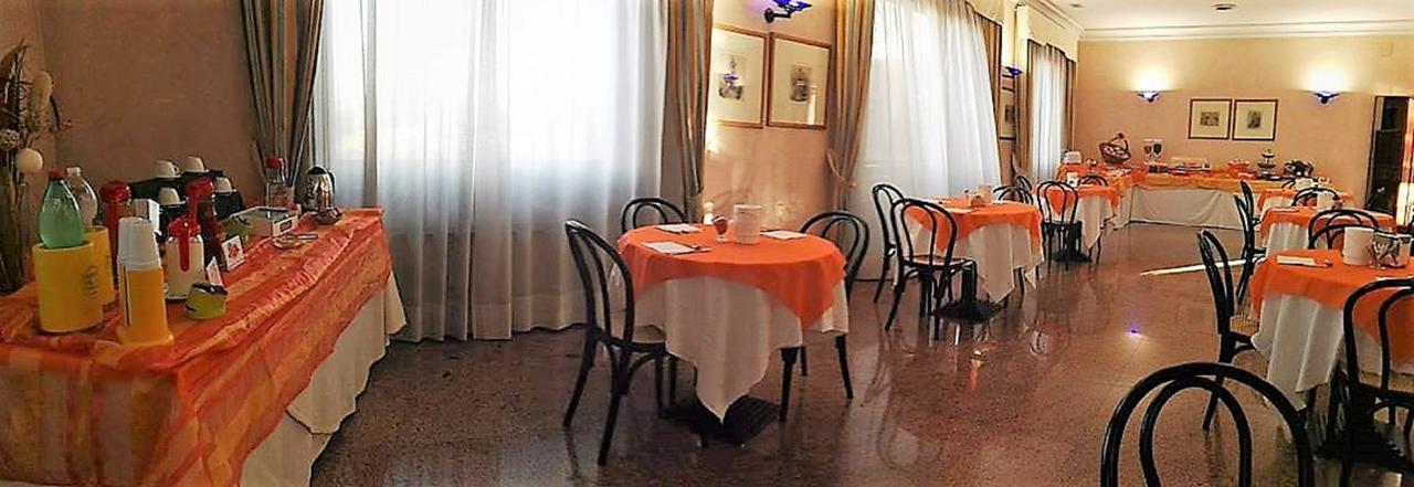 Hotel De La Ville & Centro Congressi Benewent Zewnętrze zdjęcie