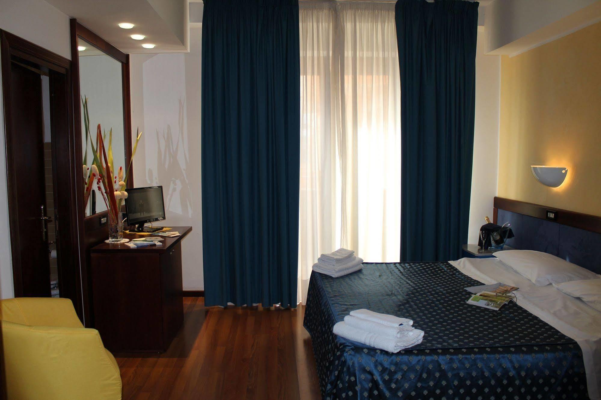 Hotel De La Ville & Centro Congressi Benewent Zewnętrze zdjęcie