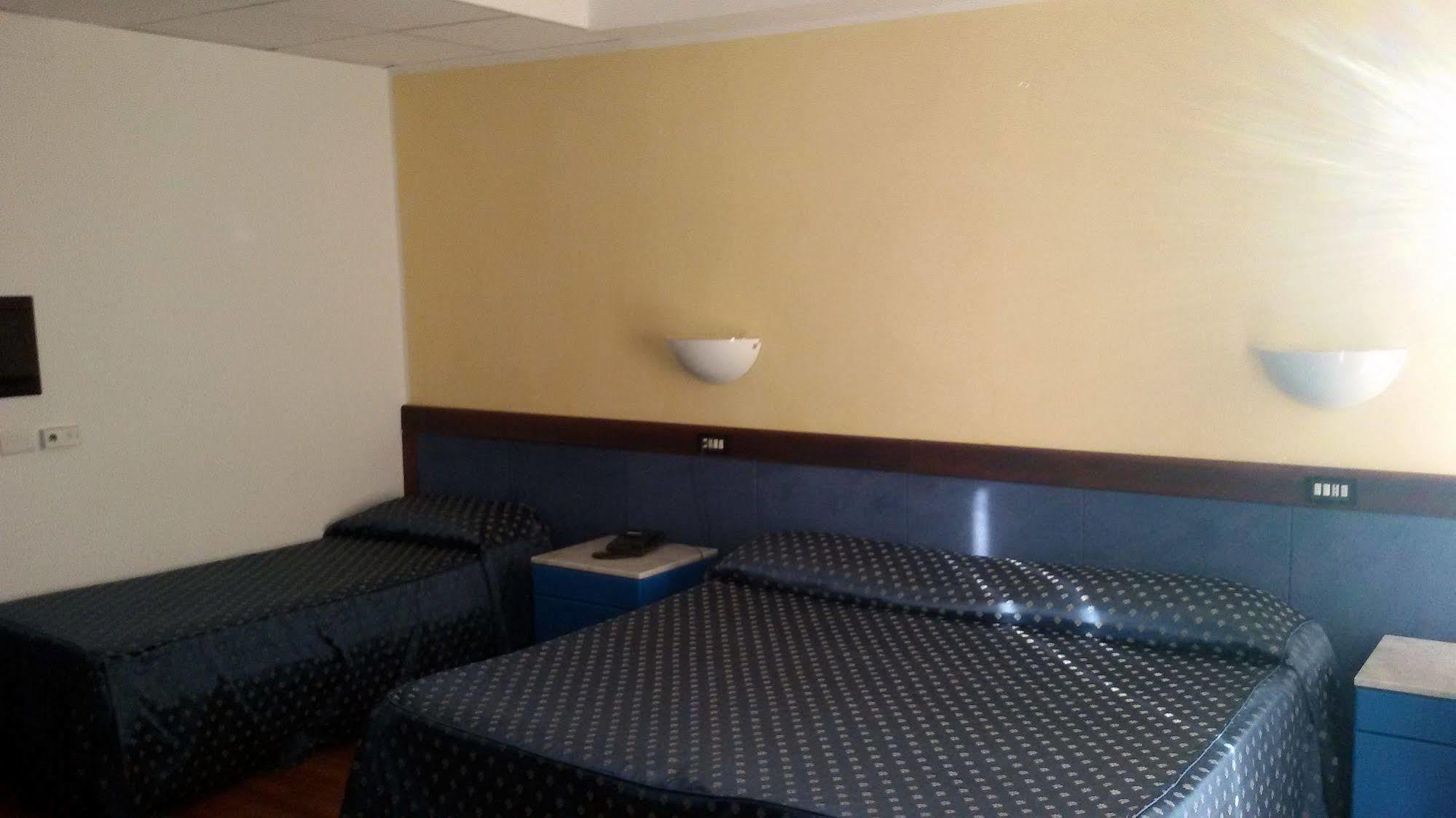 Hotel De La Ville & Centro Congressi Benewent Zewnętrze zdjęcie