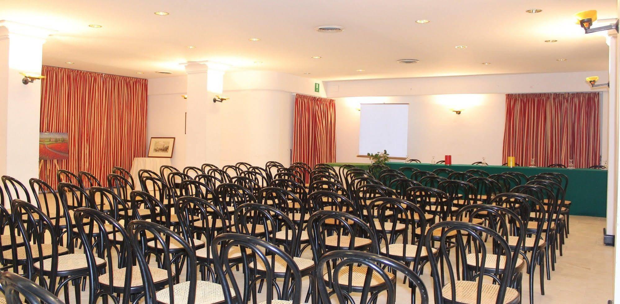 Hotel De La Ville & Centro Congressi Benewent Zewnętrze zdjęcie