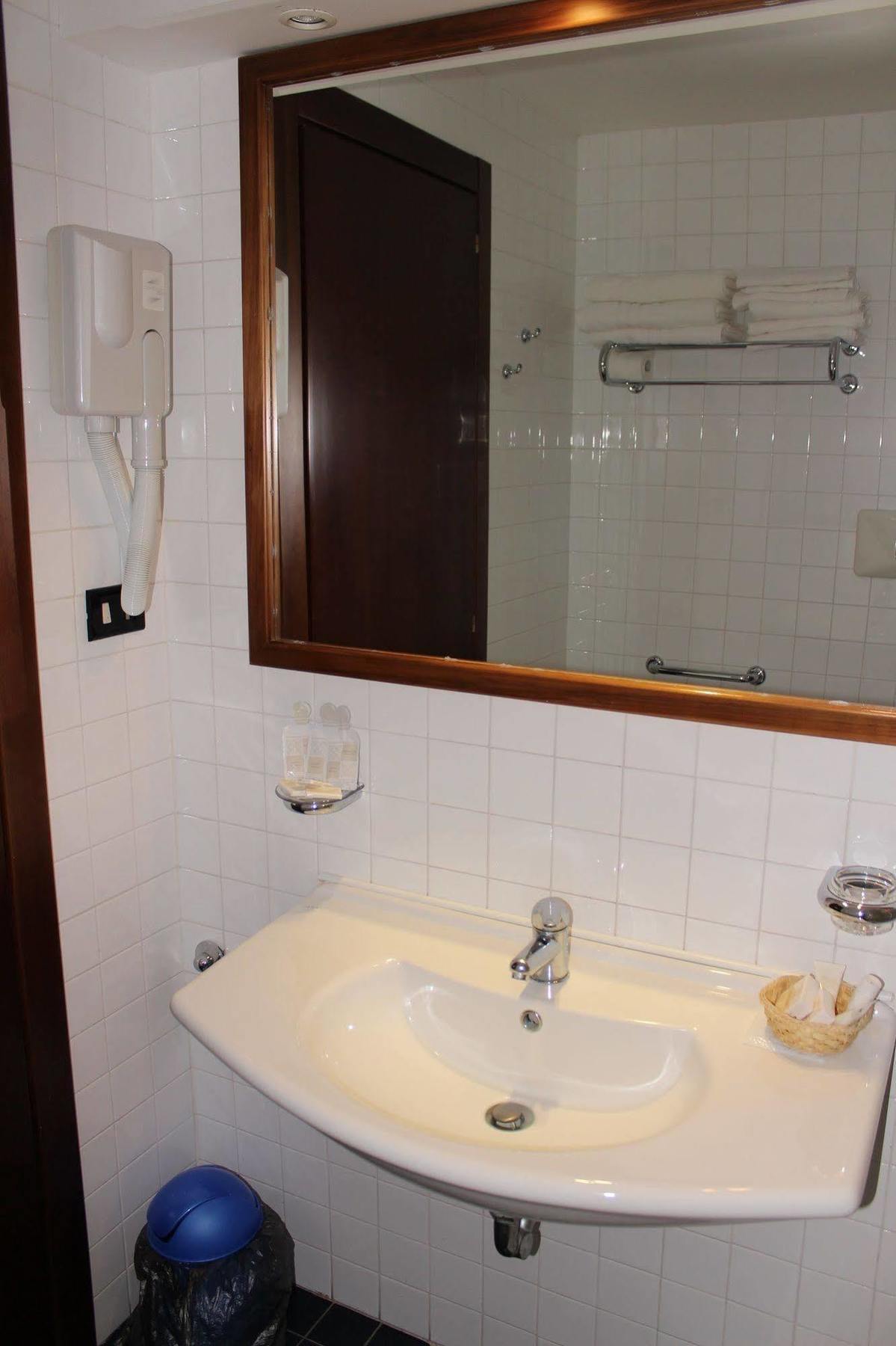 Hotel De La Ville & Centro Congressi Benewent Zewnętrze zdjęcie